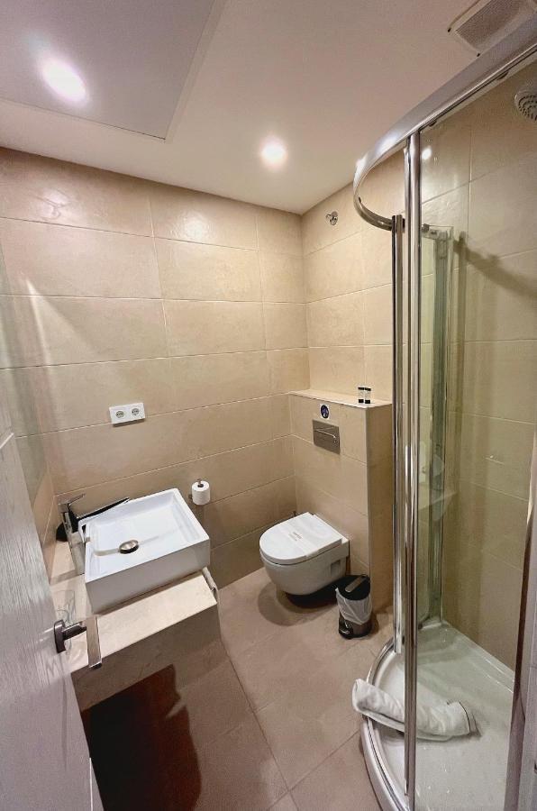 Casa Navid Hotel มาดริด ภายนอก รูปภาพ